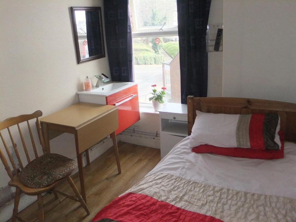 Single Room with Shared Bathroom