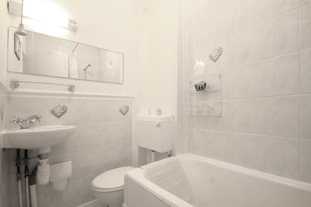 Rm 3 Superior King Room with Sea View - First Floor,236187225:JPEG