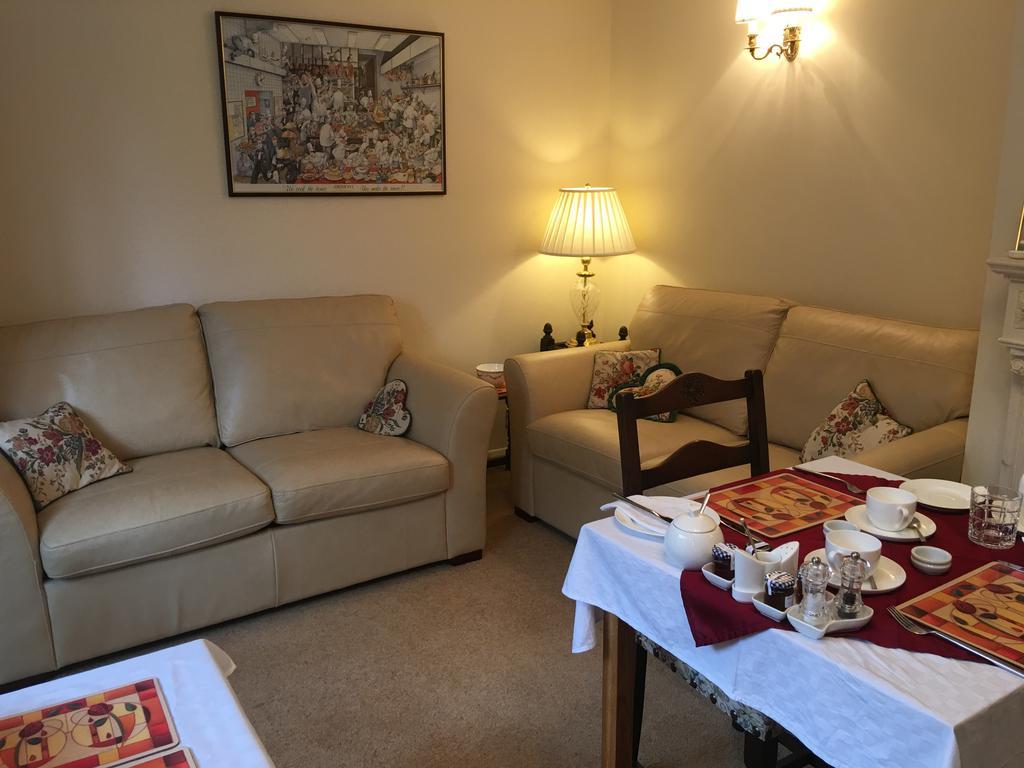 Deluxe Suite,327262768:JPEG