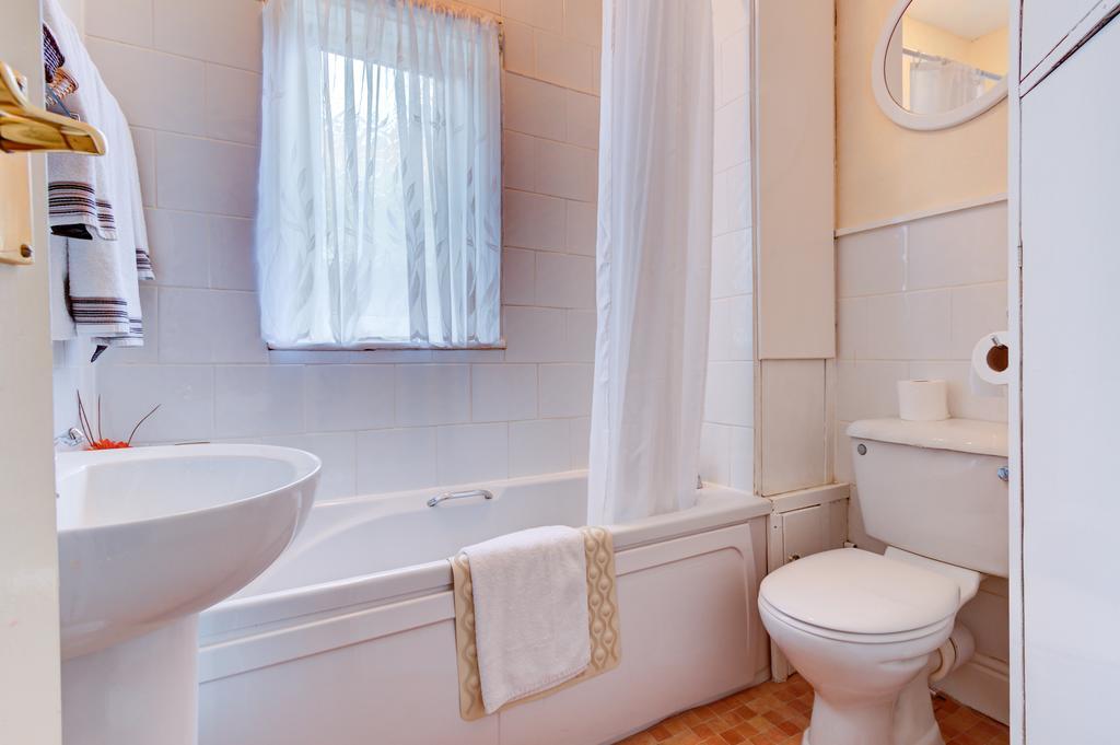 Double Room Private External Bathroom