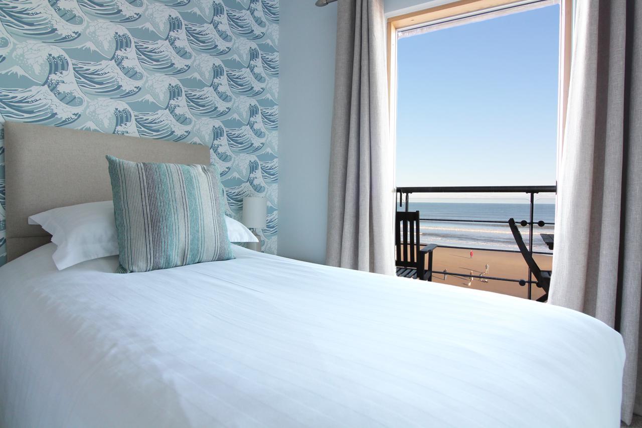 Two-Bedroom Apartment Sea View