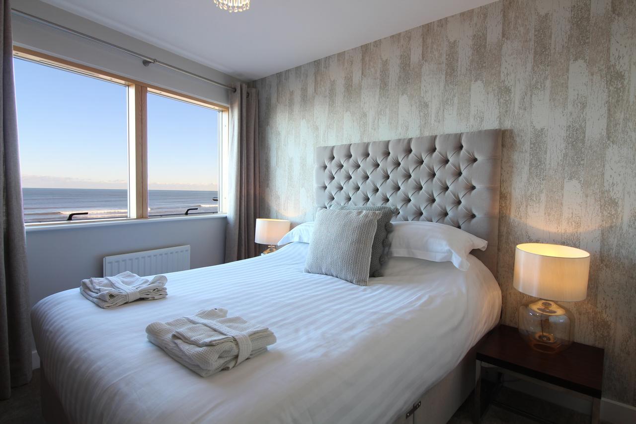 Two-Bedroom Apartment Sea View