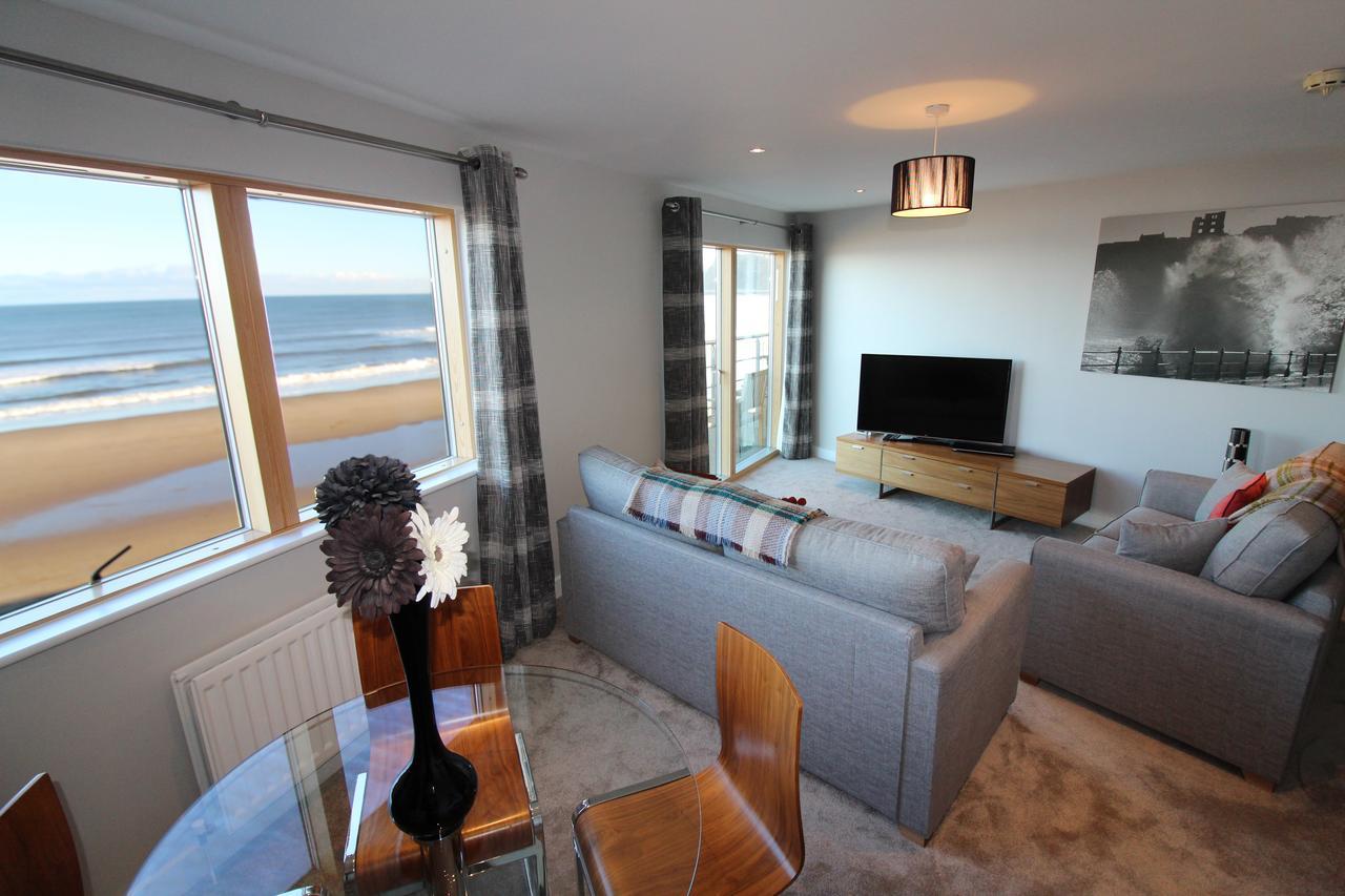 Two-Bedroom Apartment Sea View