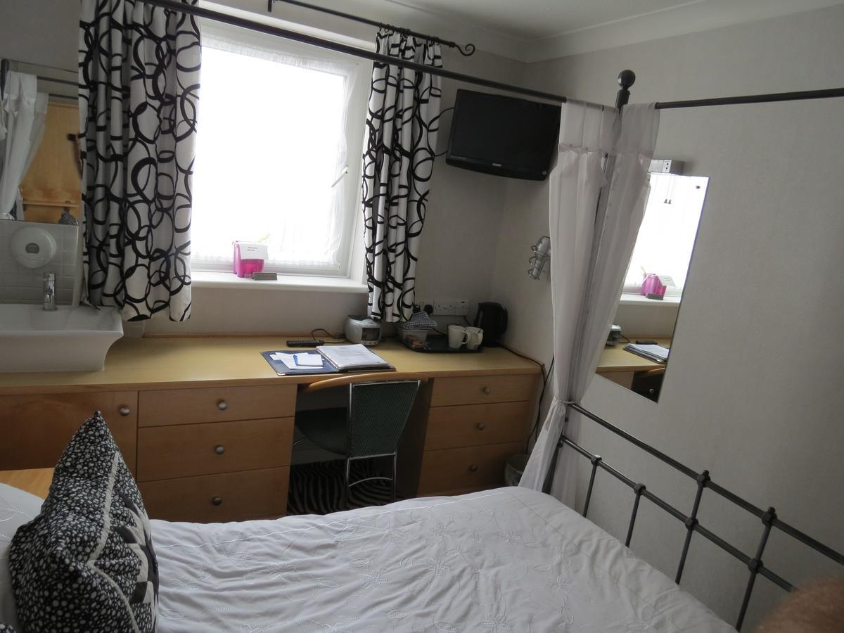 Double Room Four Poster Bed