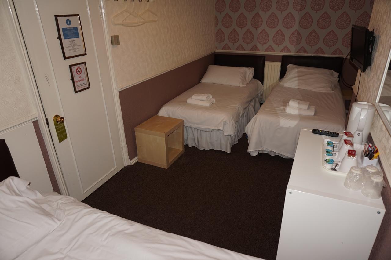 Chambre Triple Basique avec Salle de Bains Commune