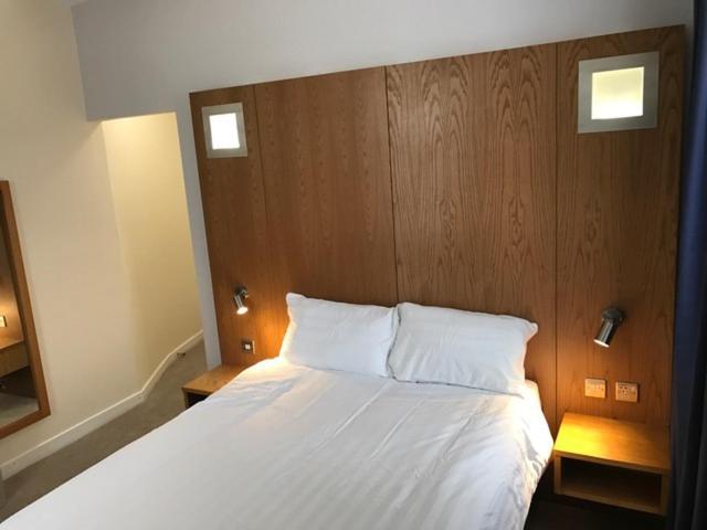 Double Room Private Bathroom
