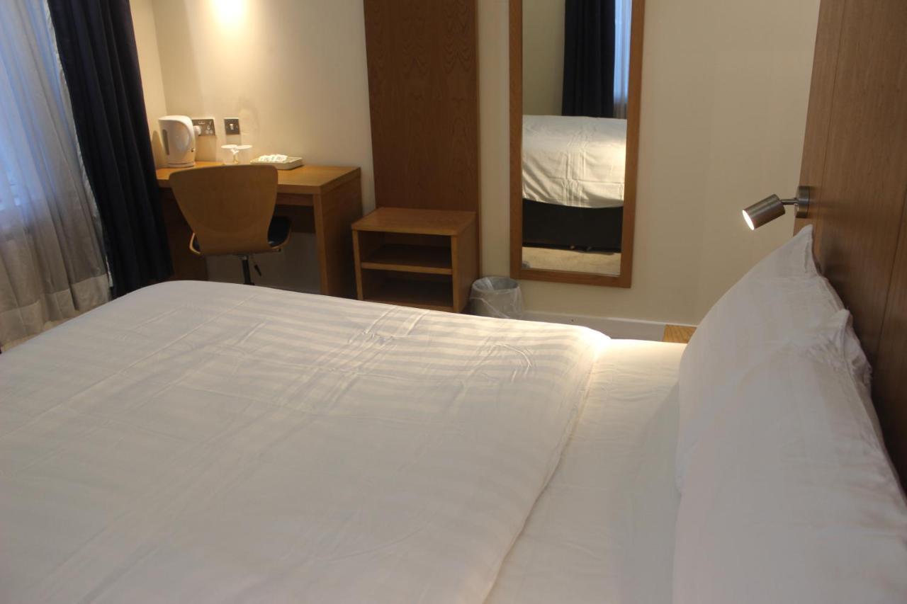 Double Room Private Bathroom