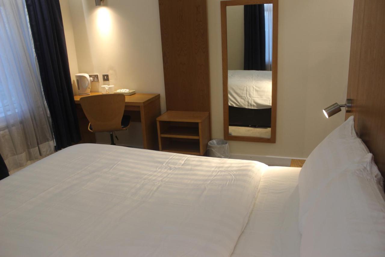 Double Room Private Bathroom