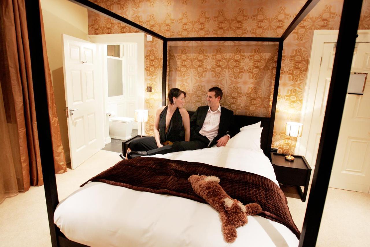 Double Room Four Poster Bed
