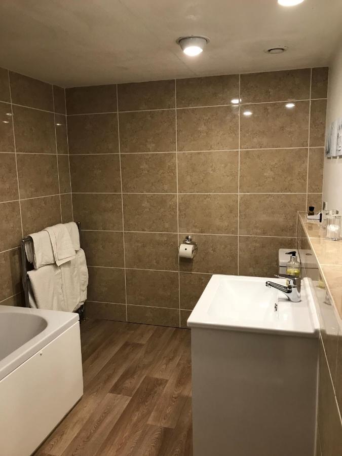 Habitación con baño - 1 cama extragrande