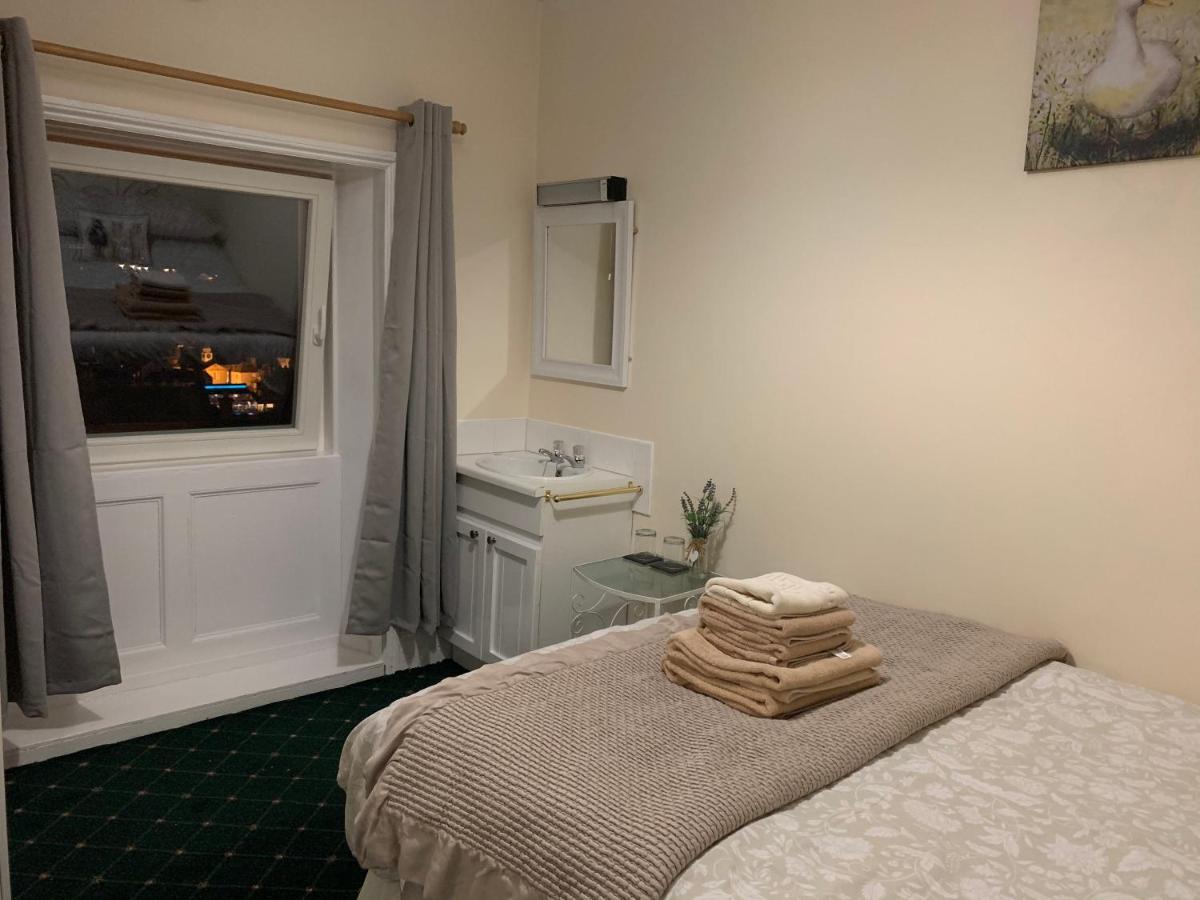 Double Room Private External Bathroom
