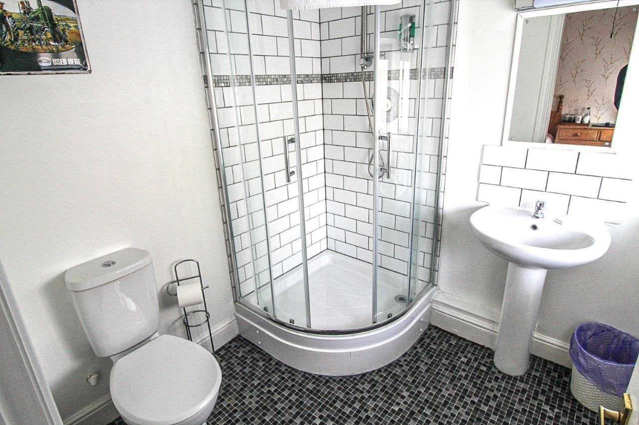Twin Room Bathroom