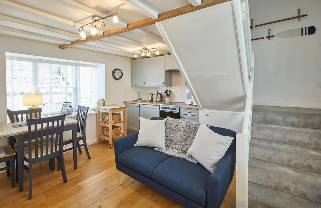 Host & Stay - Amber Cottage-1