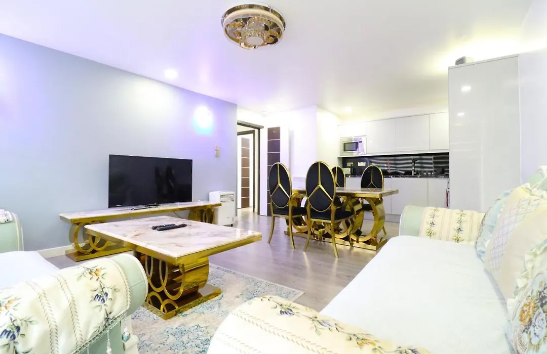 Queen Stay Apartments-1