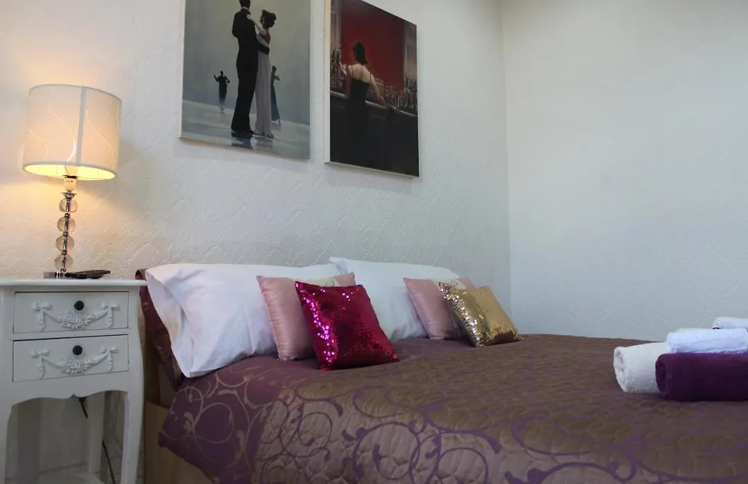 Advo Aparts Guest Hotel Leeds-1