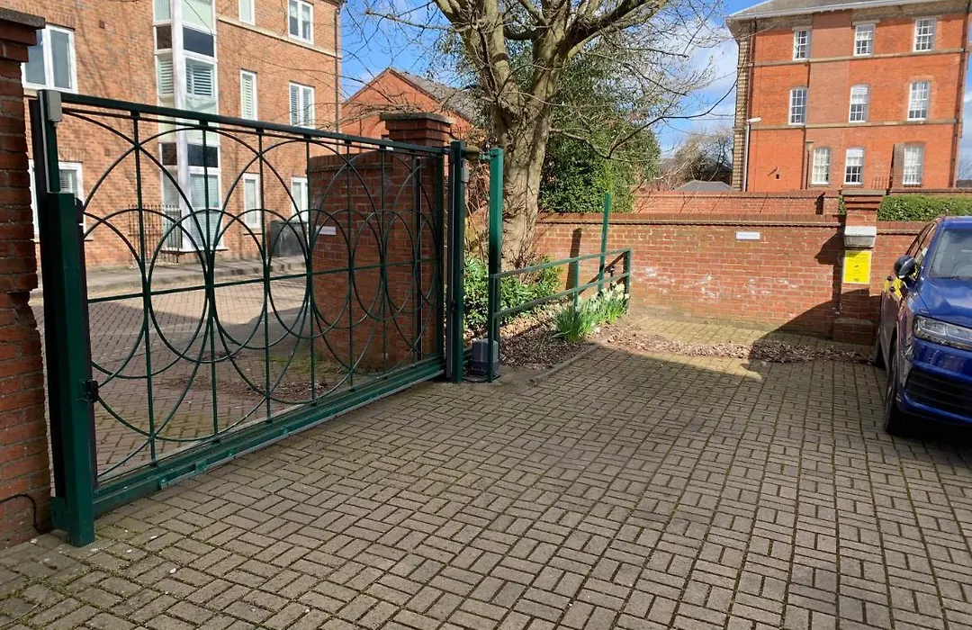 7 Precentor'S Court-1