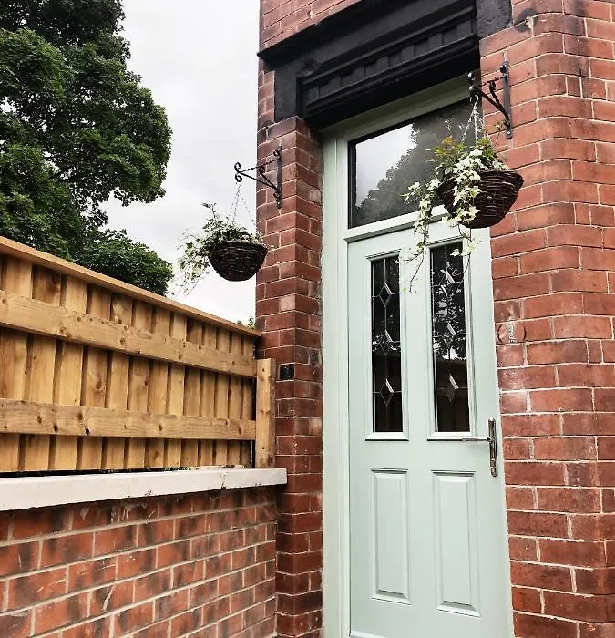 Stylish 1-Bedroom Apartment In Chapel Allerton With Free Parking-1