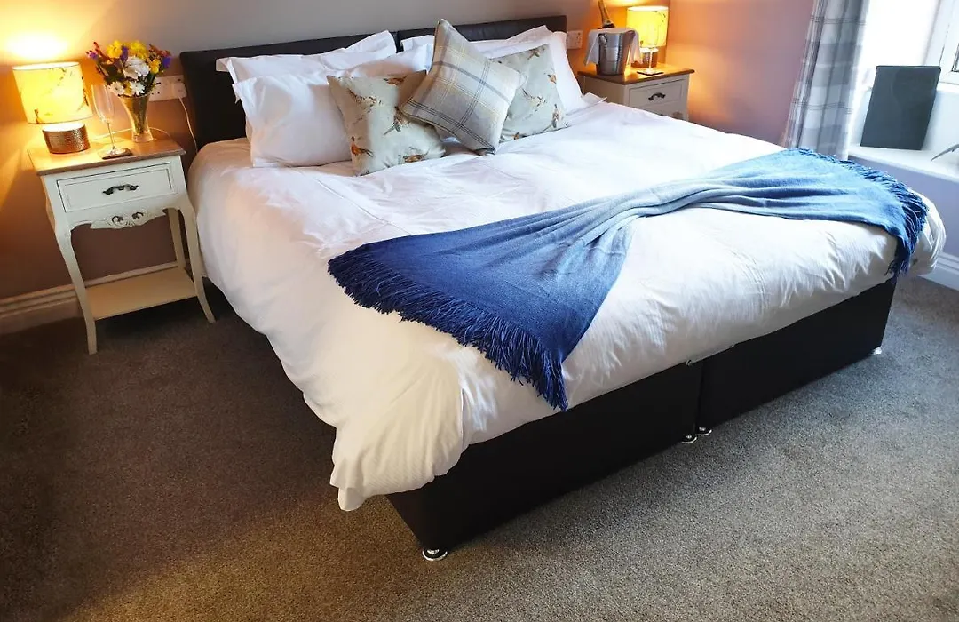 The Clarendon Country Pub With Rooms-1