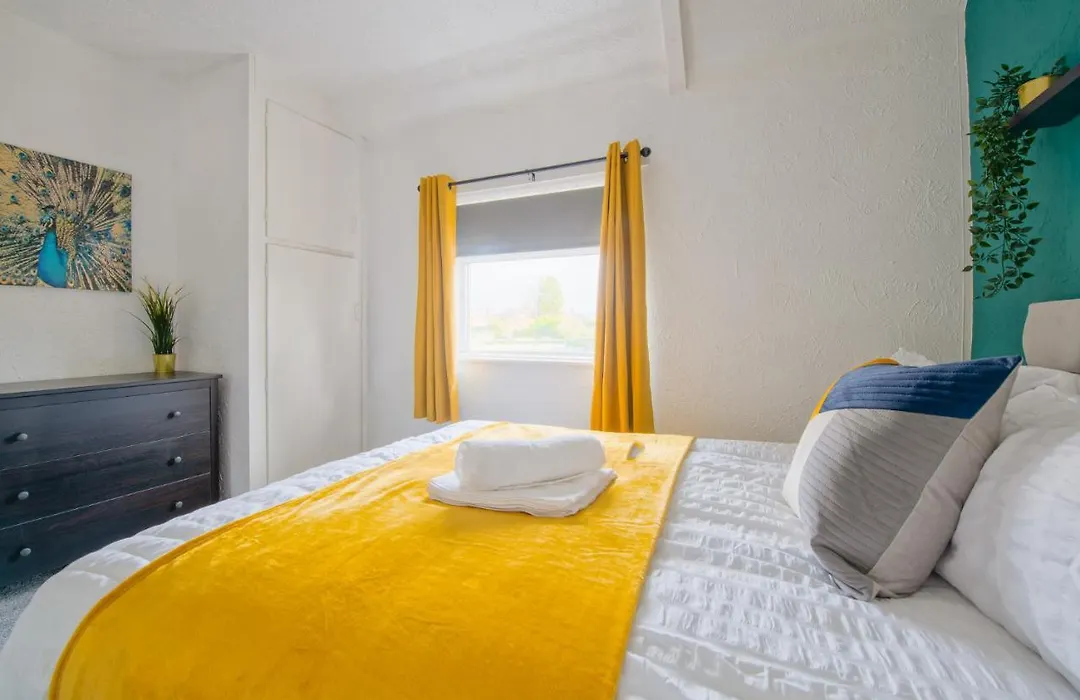 Rookwood House - Spacious Home With Free Parking - Short Stay Leeds-1