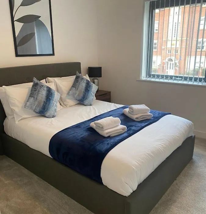 Icona - Brand New City Centre Apartment-1