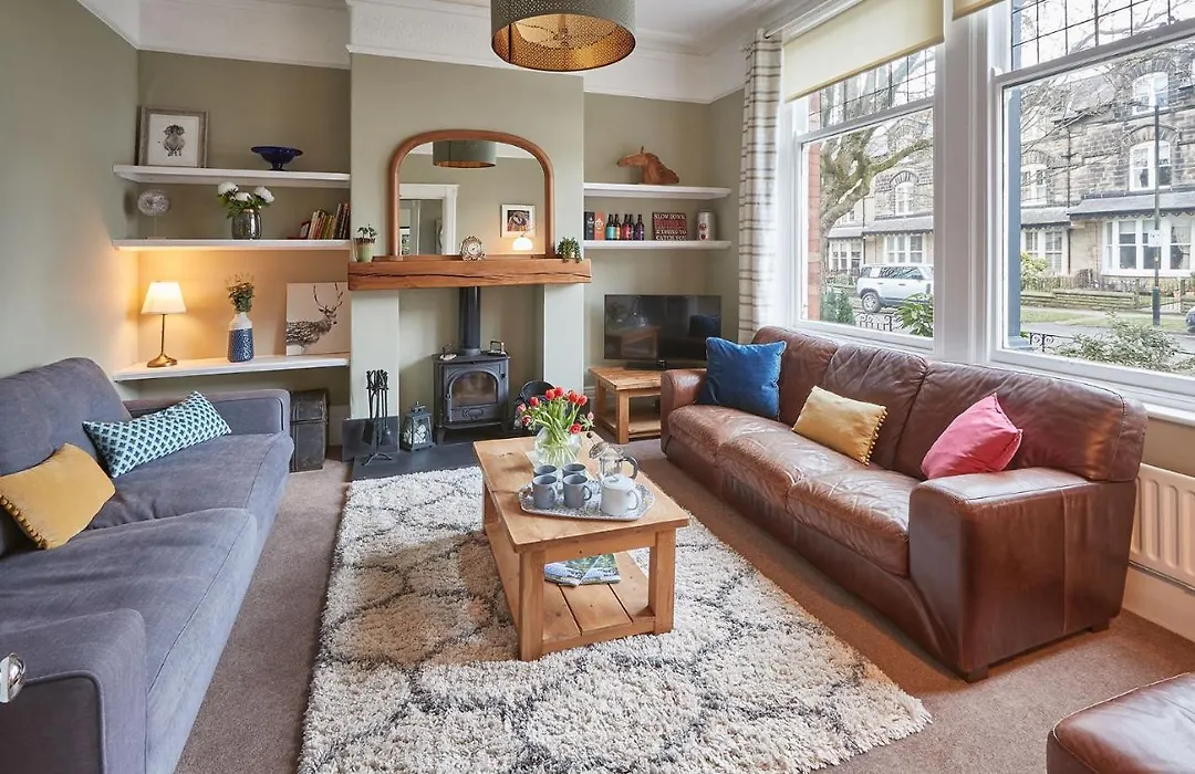 Acorn Lodge Harrogate-1
