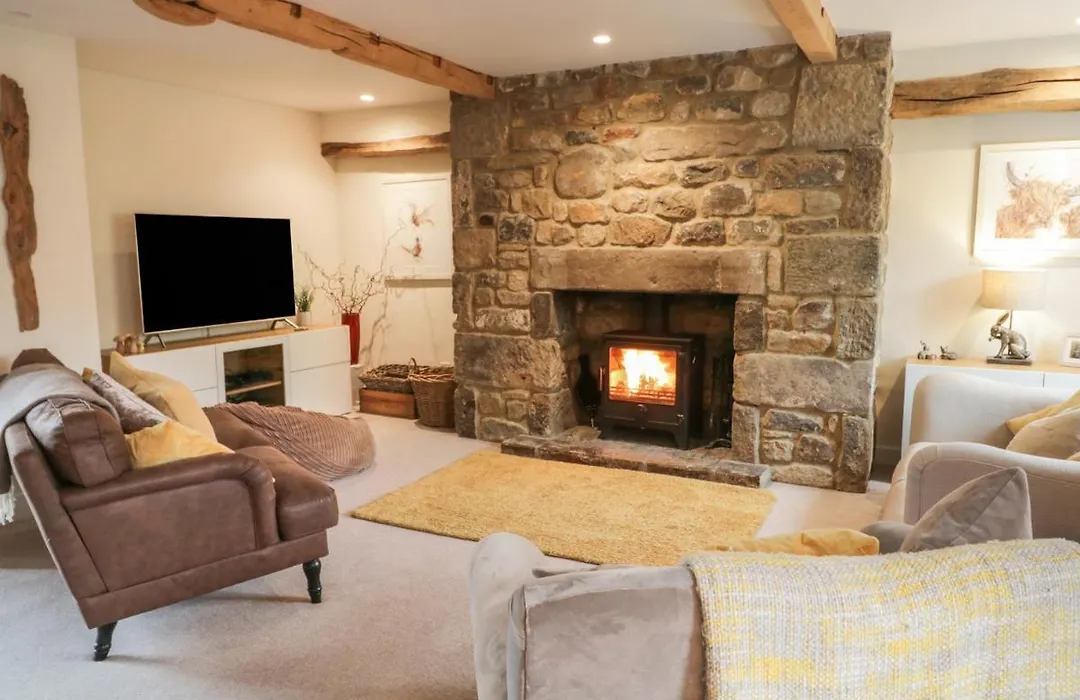 2 Manor Garth Barn-1