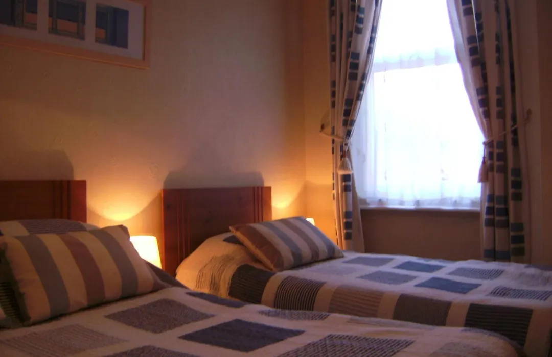 Dolphin Guesthouse-1