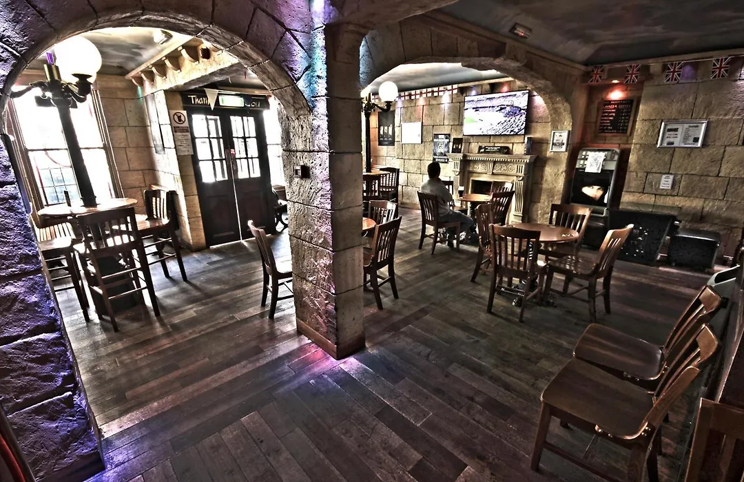 The George Hotel-1