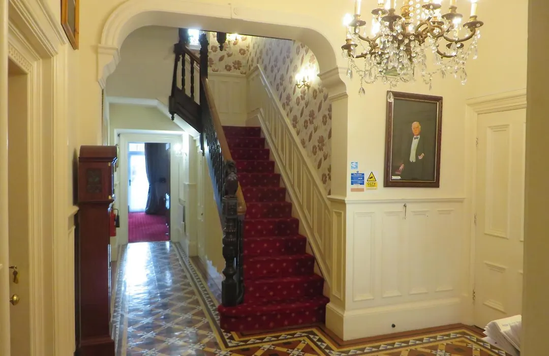 Three Gables-1
