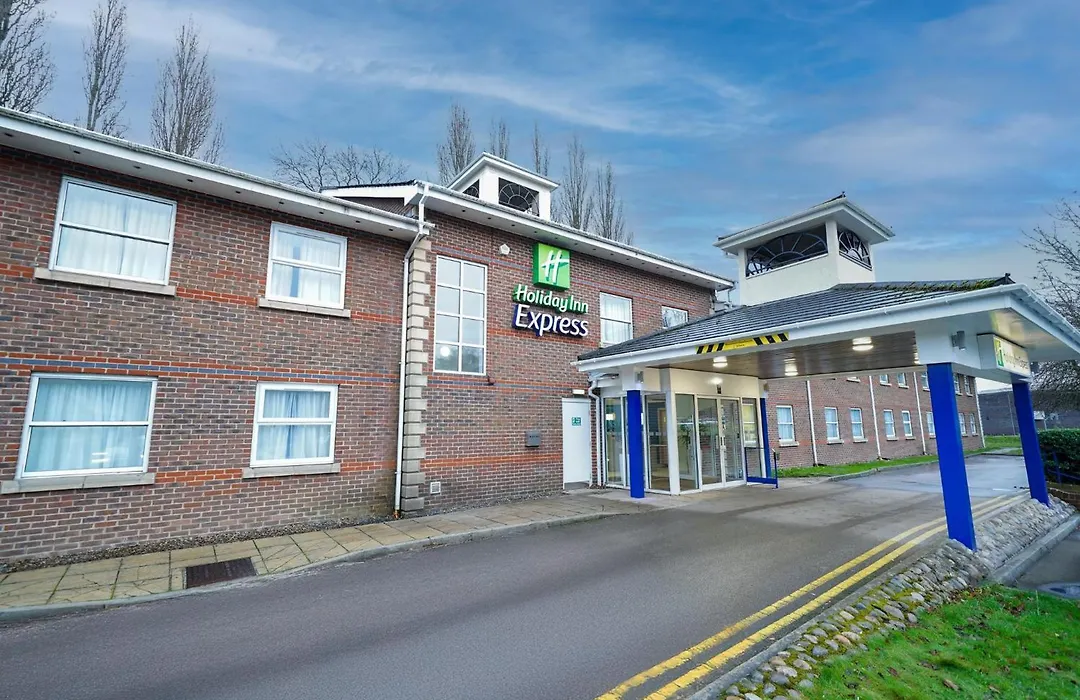Holiday Inn Express Leeds-East By Ihg-1