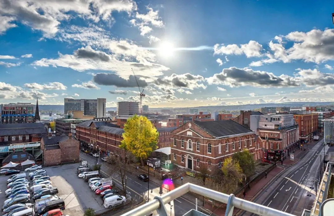 Igloo Viewpoint City Centre Stay & Free Parking-1