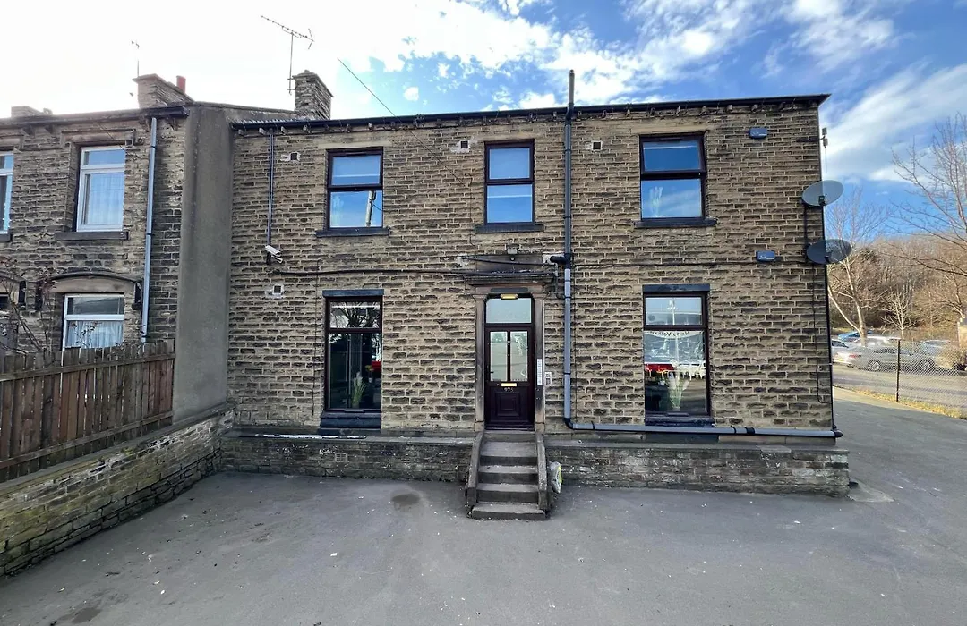 Bv Aparthotel Huddersfield Ideal For Business & Leisure Stays-1