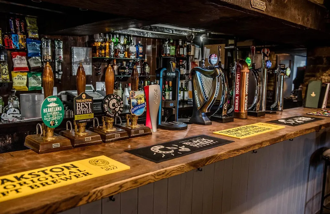 Queens Head-1