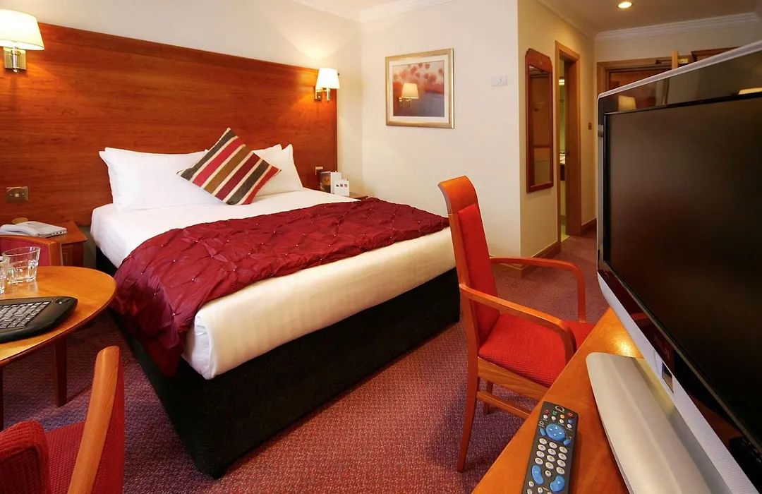 Mercure York Fairfield Manor Hotel-1