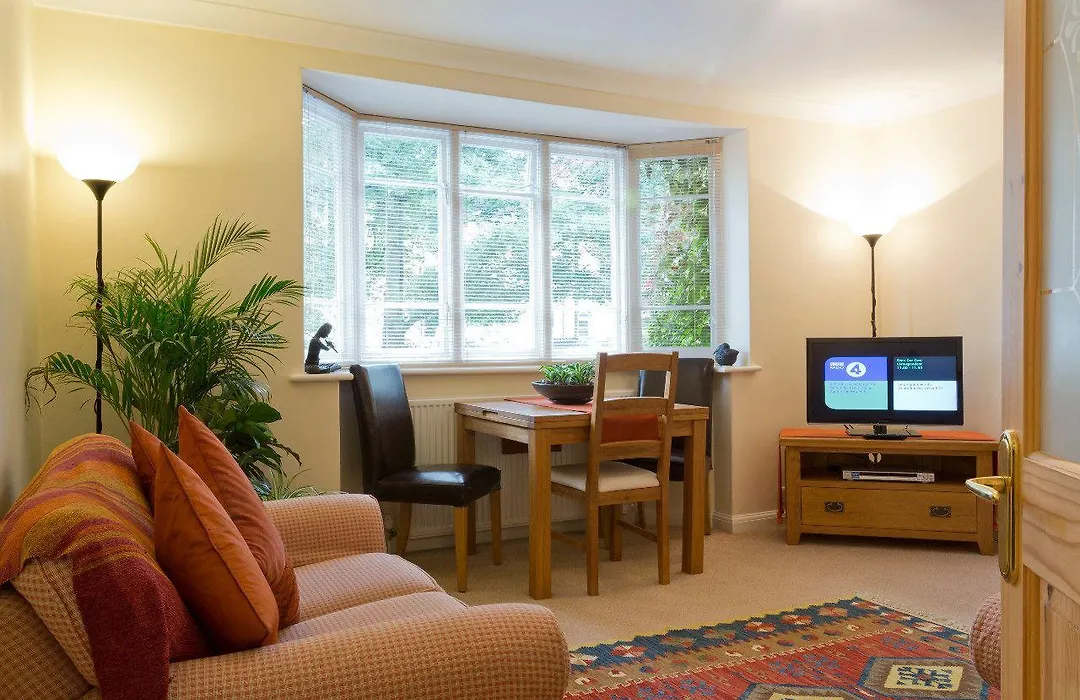 Poplar House Garden Apartment-1
