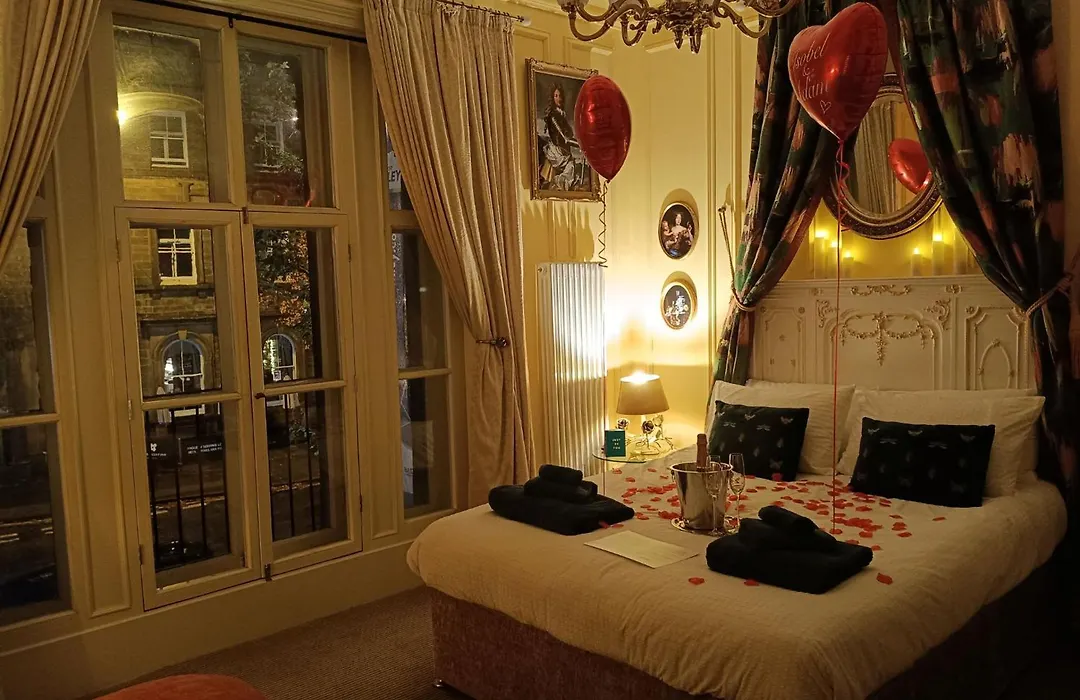 Chez Vivienne-1