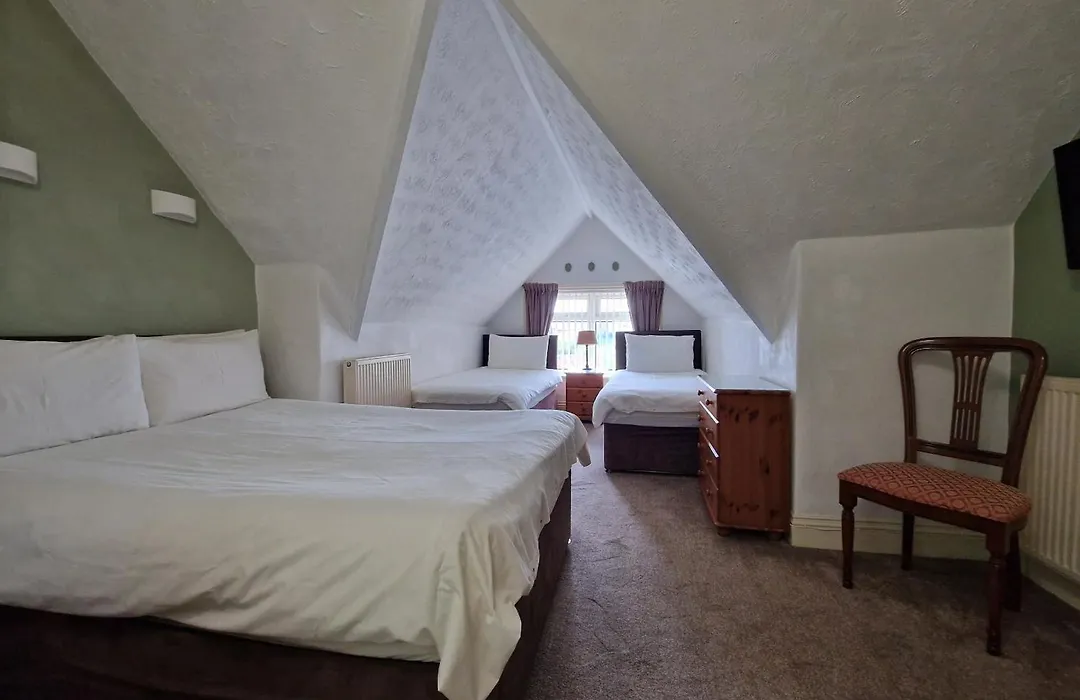 Crescent Lodge Guest House-1