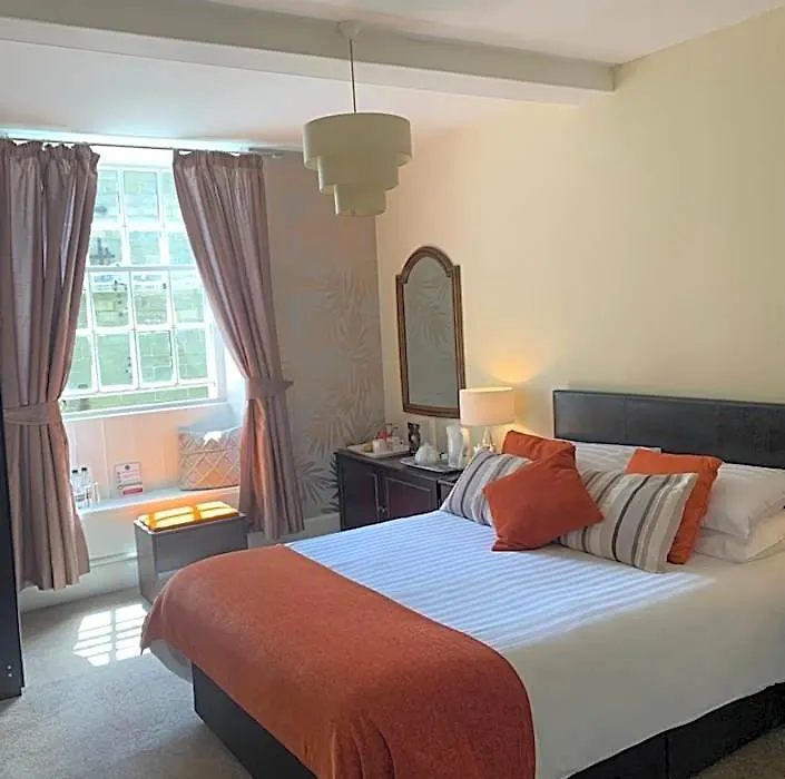 Crown Hotel-1