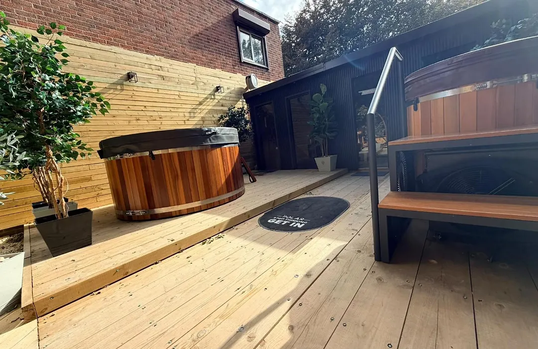 Consort Hotel, Urban Spa & Glamping Pods-1