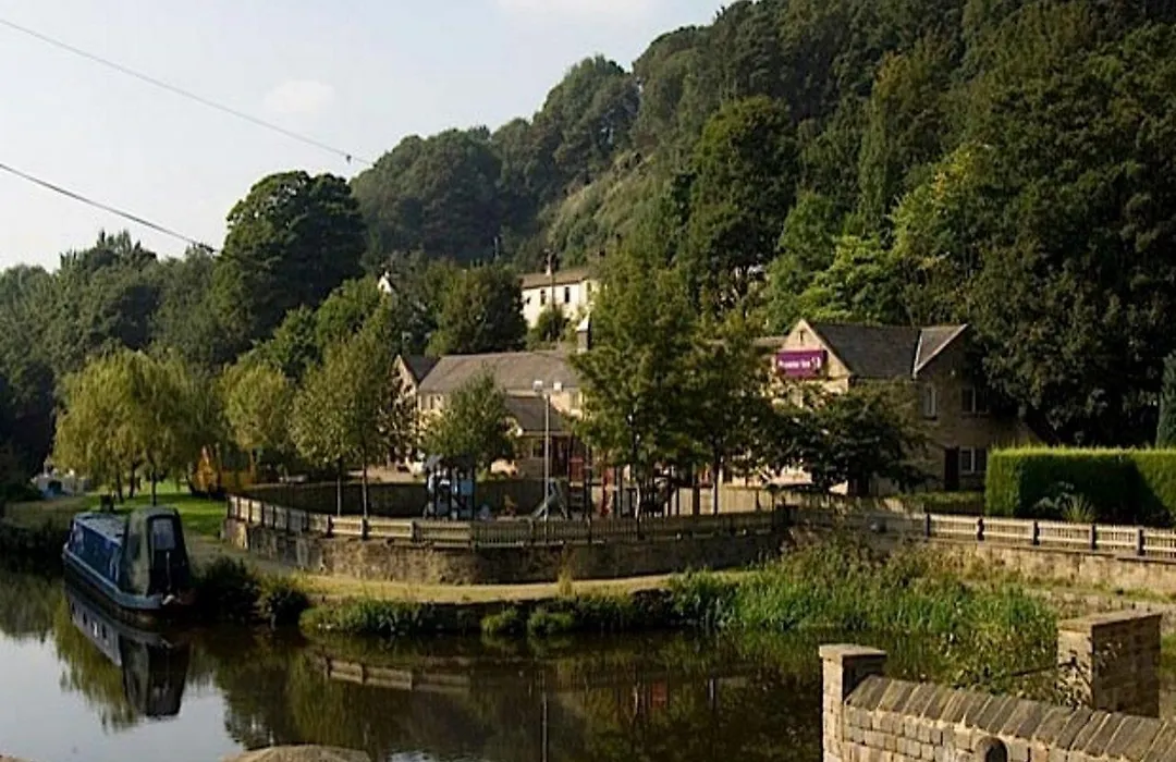 Premier Inn Halifax South-1
