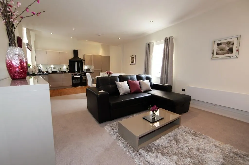 6 Hunter House - Heart Of The City With Free Onsite Parking-1
