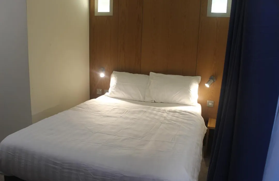 Corona Hotel Rotherham Sheffield Meadowhall-1