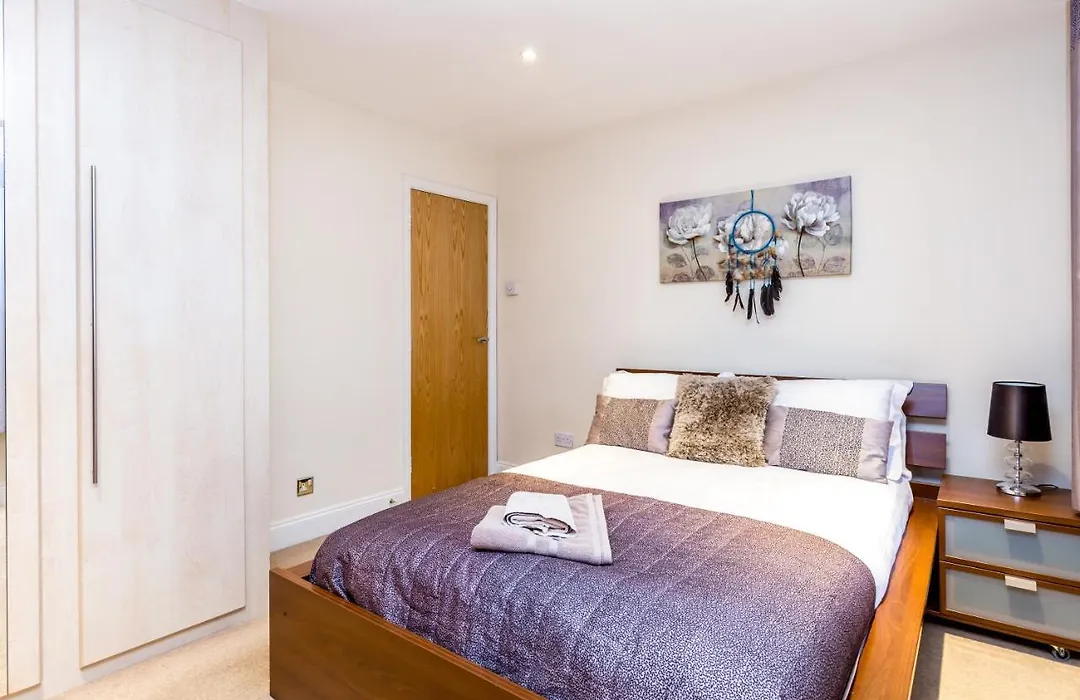 City Apartments - Buckingham Court-1