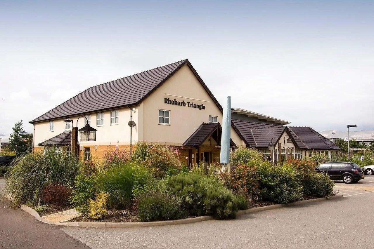 Premier Inn Wakefield City North: 3 star Hotel with a Minimum Price 113
