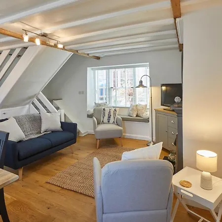 Host & Stay - Amber Cottage-2