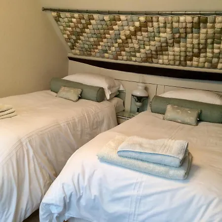 Waterside Cottage Bed And Breakfast-3