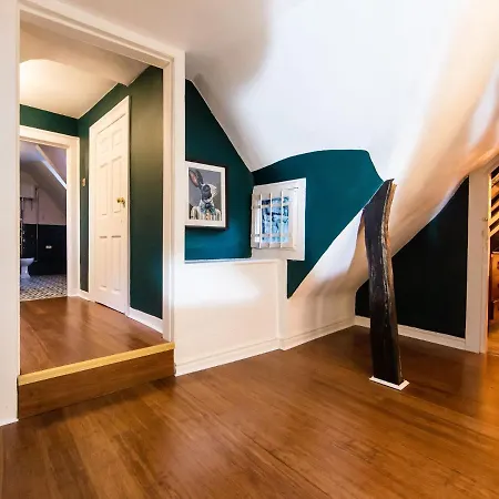 Luxury Travel Emporium Yo1 - Exquisite 400 Year Old, City Centre Townhouse-3