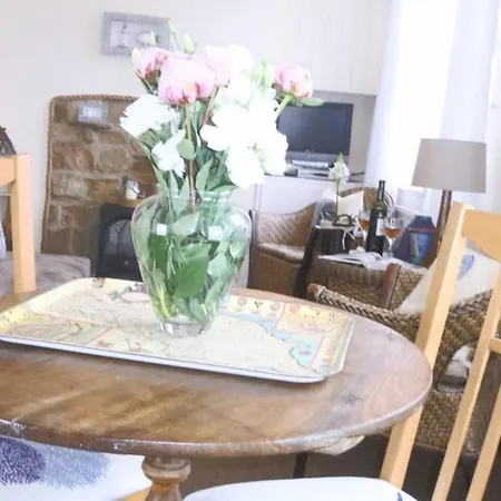 Kikas Cottage, Rear 89 Church Street, White Horse Yard-2
