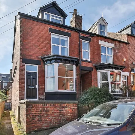 Refurbished Central Premium Property-3