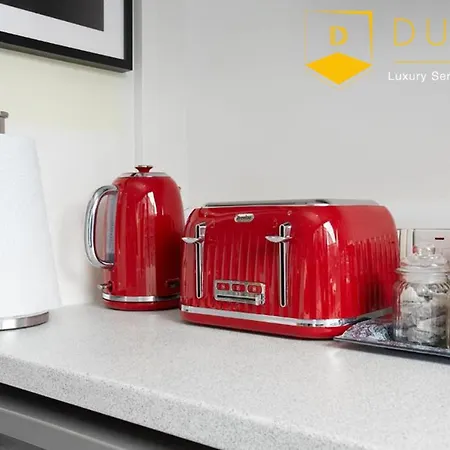 The Cakide: Cozy Serviced Apartments with Netflix in Leeds-3